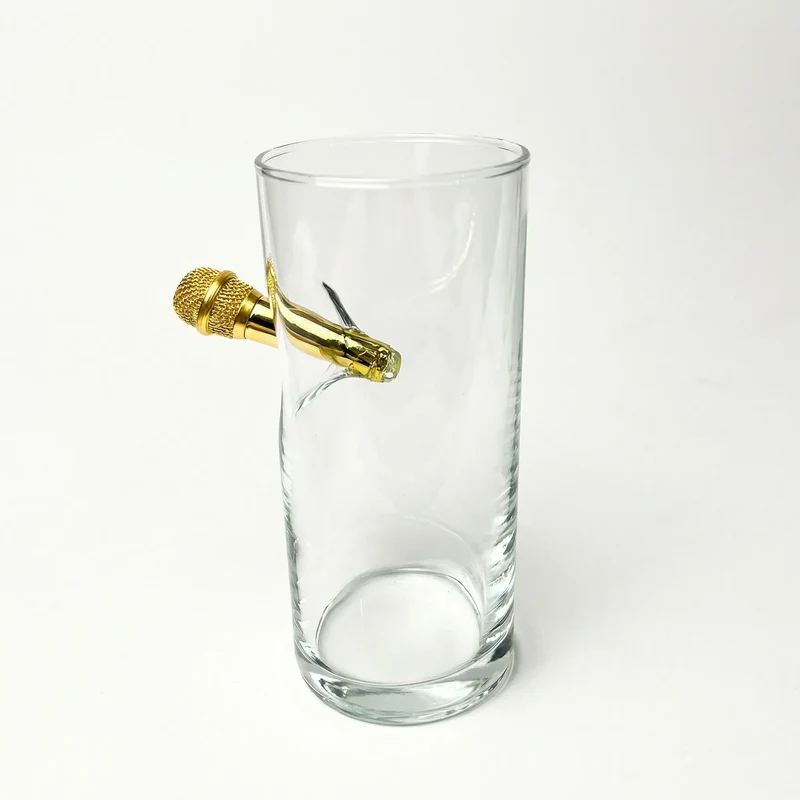 Trinkglas mit eingearbeitetem mini Mikrofon
