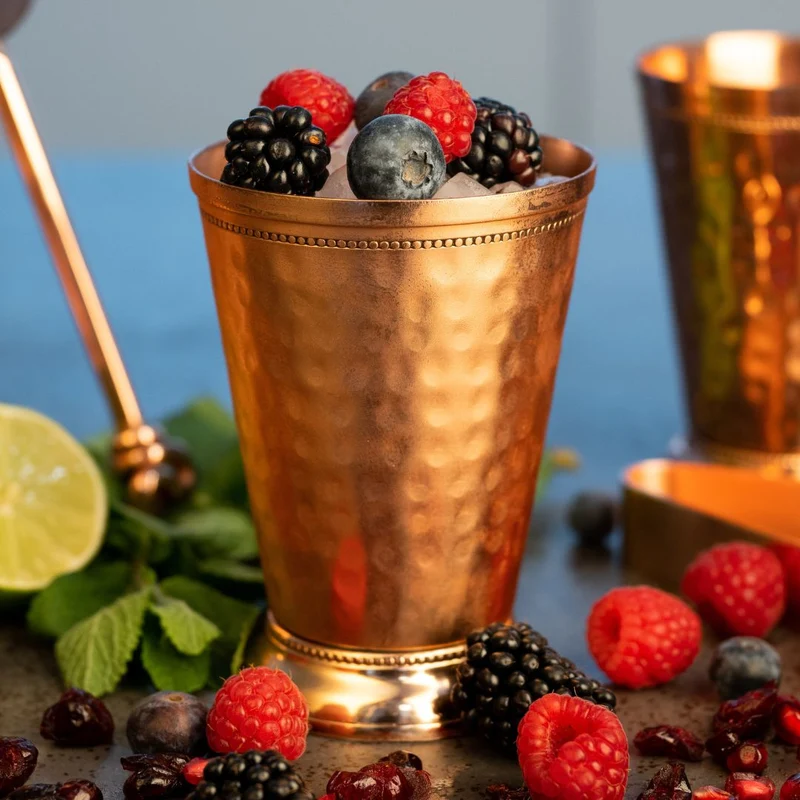 Kupferbecher Caesar – Cocktailbecher (gehämmert, römisch-geprägter Stil, 300 ml)