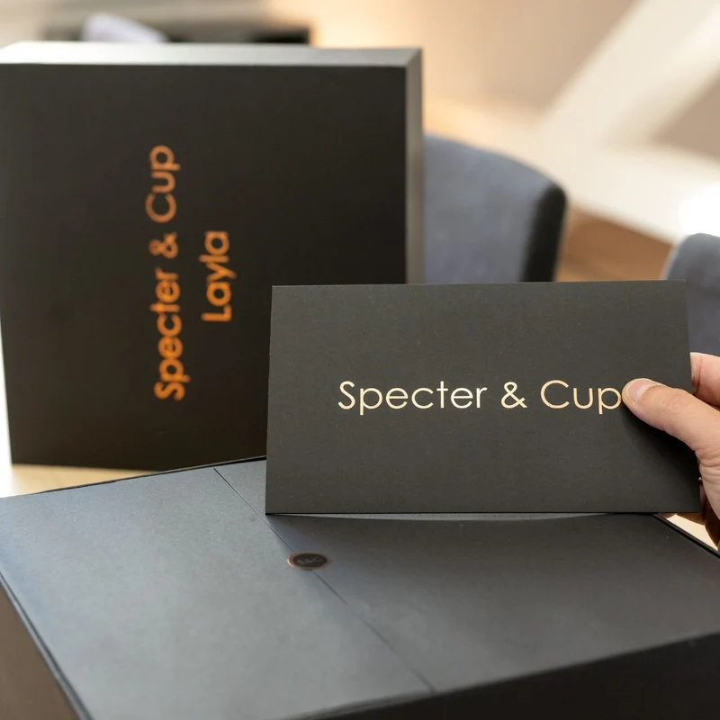 Kupferbecher-Set Layla – 4x Cocktailbecher (gehämmert, 470 ml) + 6-teiliges Zubehör-Set
