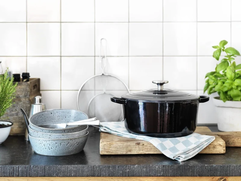 BK Bräter Bourgogne Jet Black Gusseisen ø 28 cm / 6.7 Liter - emaillierte Antihaftbeschichtung