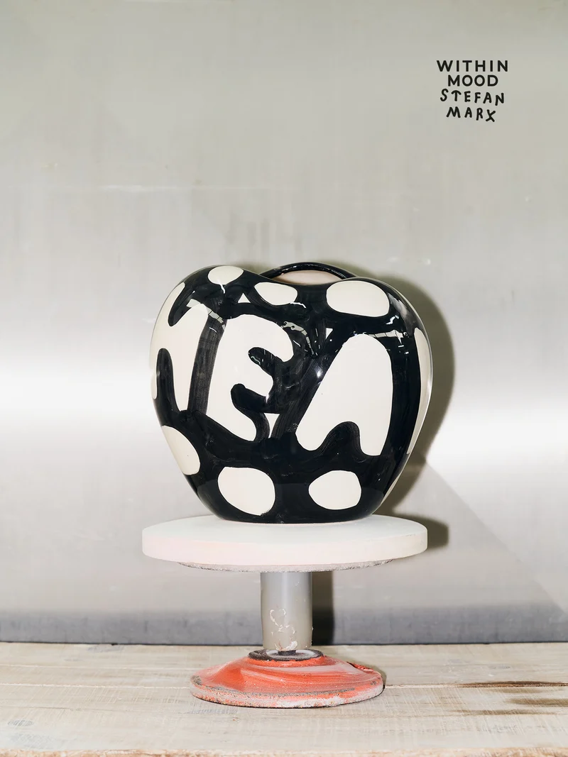 Poppy Vase, Stefan Marx Ed. – HEAVEN