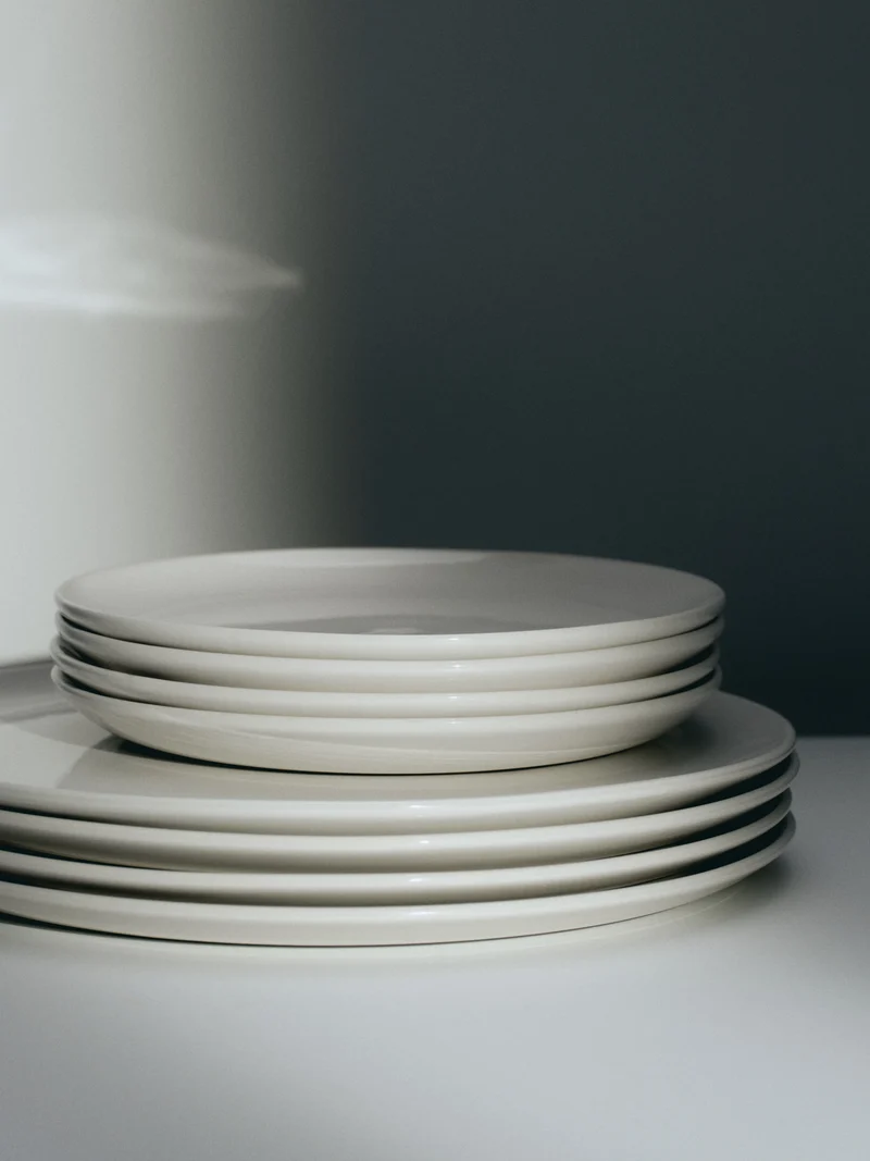 Plate Set, 8 pieces