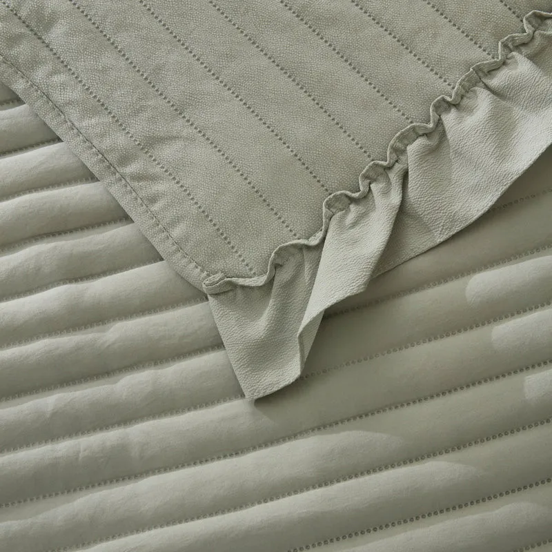 Karaca Freya Tagesdecke, Doppelbett, Salbeigrün