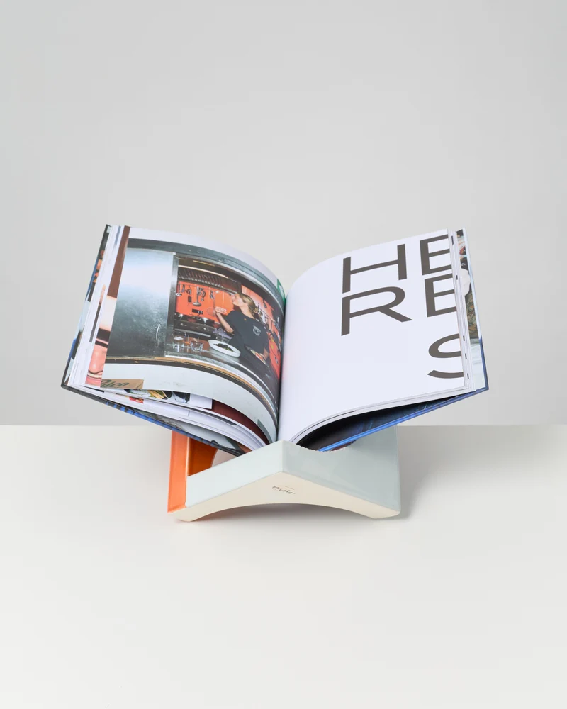 Tomar Buchstütze orange hellblau