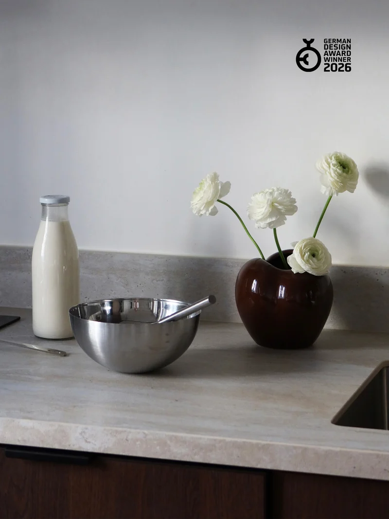Mini Poppy Vase, chocolate brown