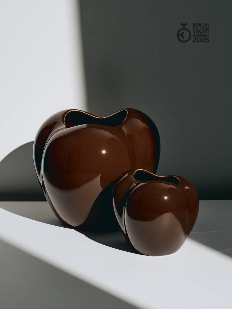 Mini Poppy Vase, chocolate brown