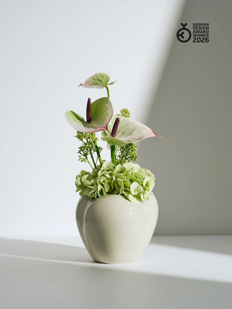 Mini Poppy Vase, moon dust