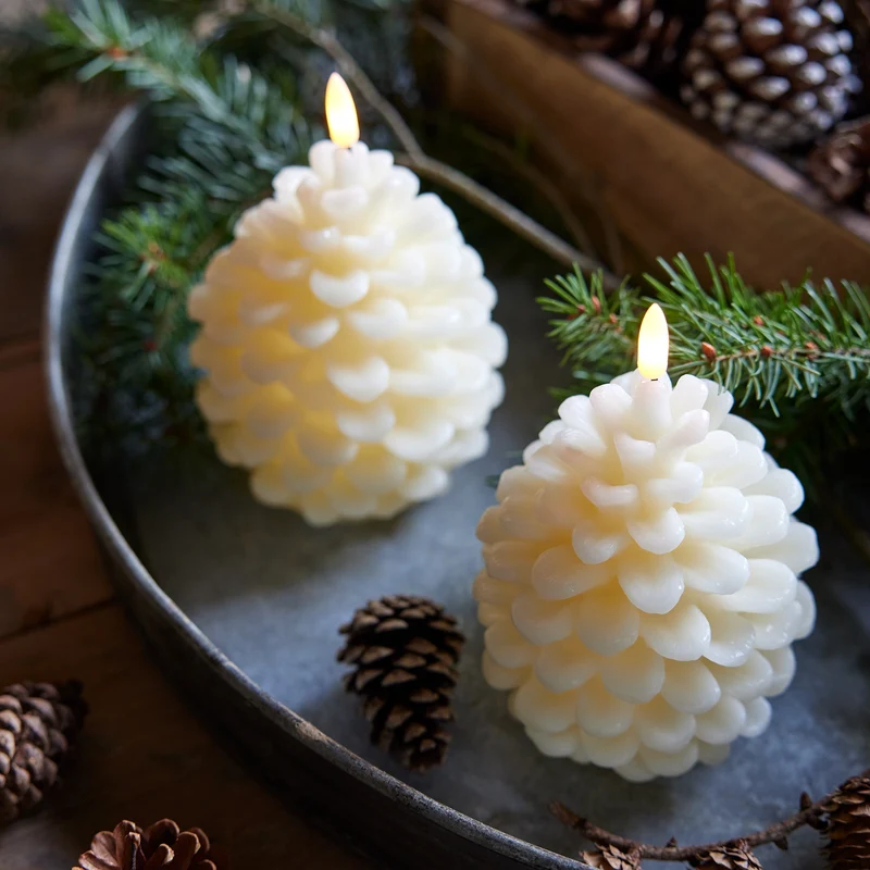 LED kaars Dennenappel wax binnen creme D8,5 H13,1cm