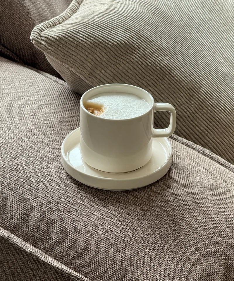 Untertasse in Cremeweiß glänzend | Nia