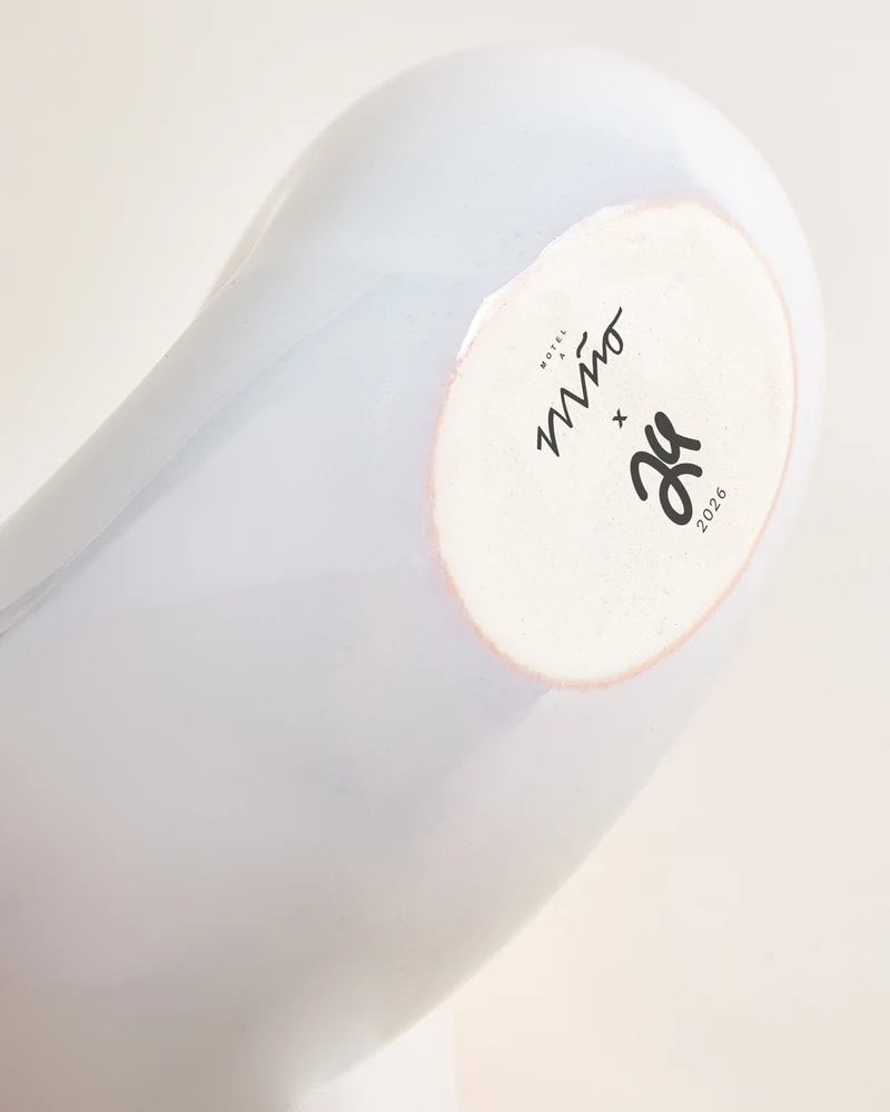 MaM x Ju Schnee Vase L rosa hellblau