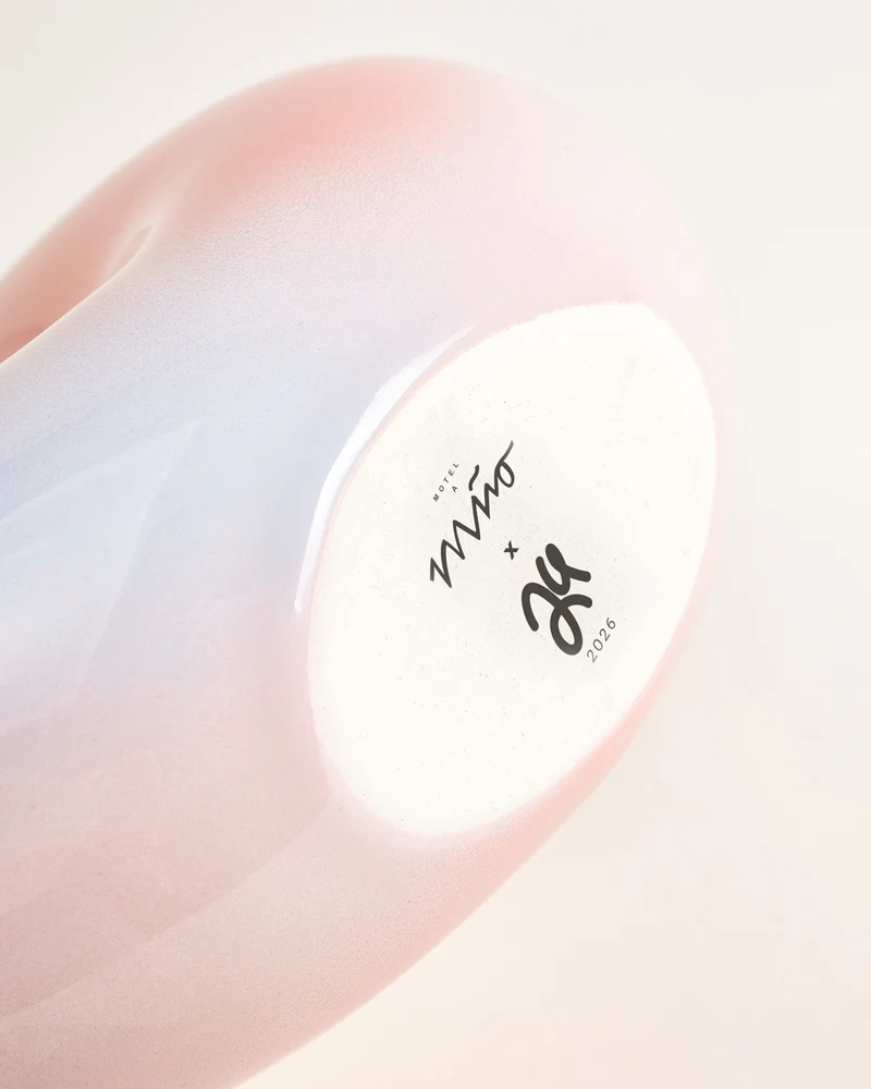 MaM x Ju Schnee Vase L rosa gelb blau