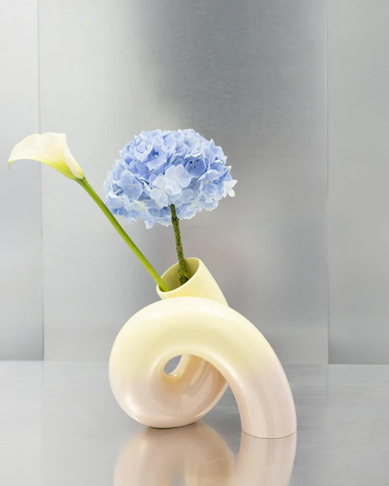 MaM x Ju Schnee Vase L gelb rosa