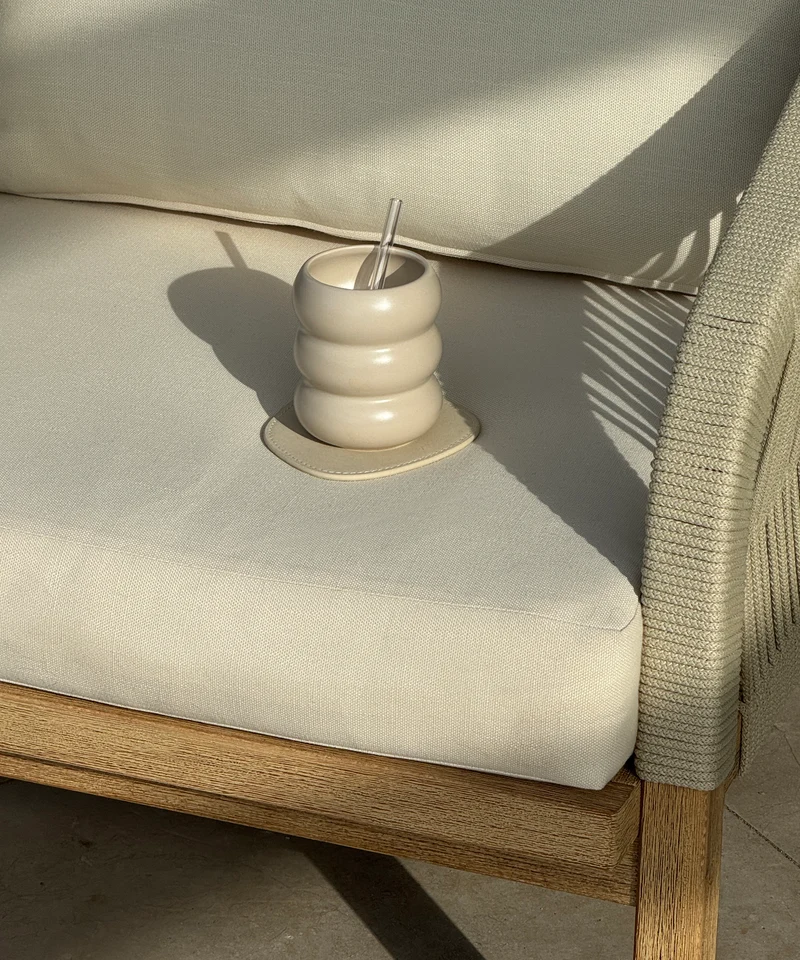 Wellenförmiger Keramik Becher Beige | Mya