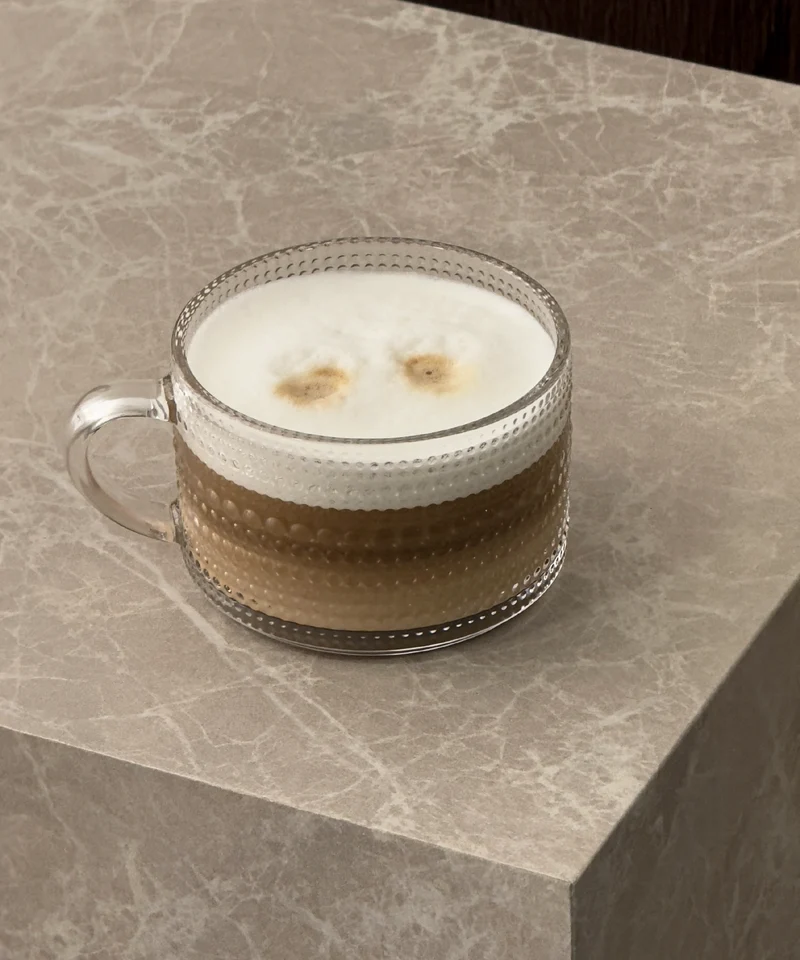 Perlenbesetzte Glastasse | Atlanta