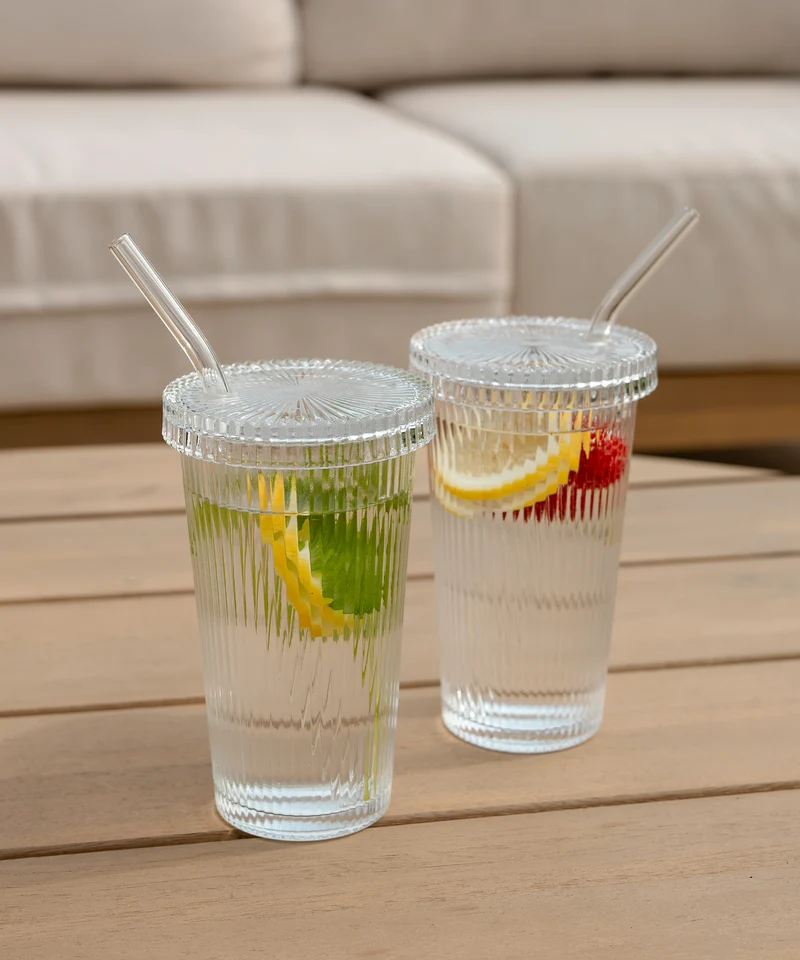 Geriffeltes Glas mit Glasdeckel & Glasstrohhalm | Paris