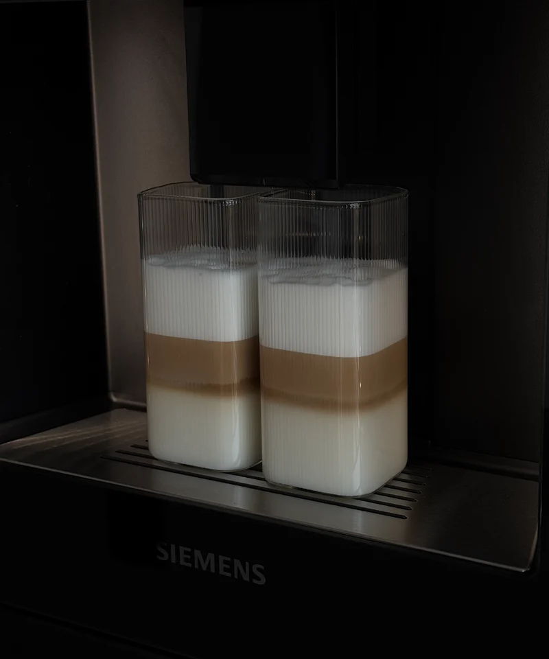 Geriffeltes Glas im eckigen Design | Kuba