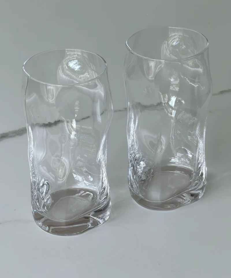 Großes Trinkglas im skulpturalen Design | Glace