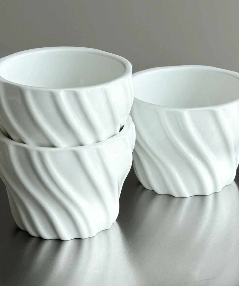 Keramik Becher mit Wellenstruktur | Kaia