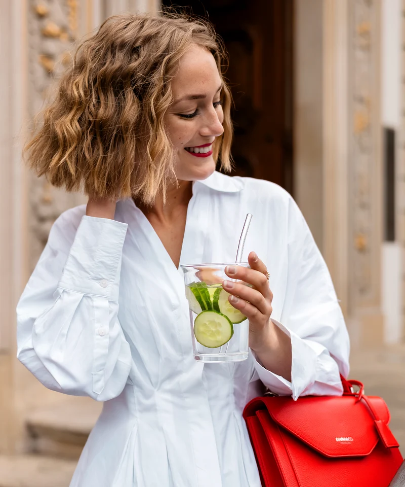 Klares Trinkglas im To-Go Design | Liva