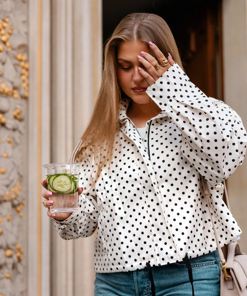 Klares Trinkglas im To-Go Design | Liva