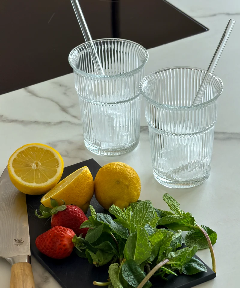 Gerilltes Trinkglas im To-Go Design | Liva
