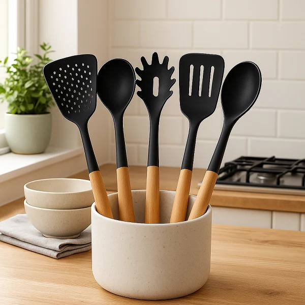 Cookinglife Kochgeschirr Set - Kochgeschirr Set - Holz schwarz 5-teilig - Schaumkelle, Suppenlöffel, Spaghettilöffel, Bratschaufel & Servierlöffel