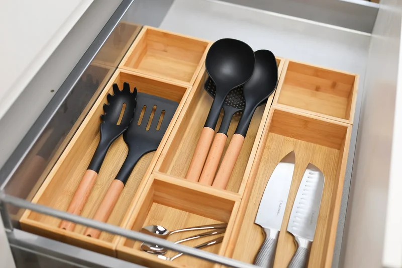 Cookinglife Kochgeschirr Set - Kochgeschirr Set - Holz schwarz 4-teilig - Schaumkelle, Suppenlöffel, Pfannenwender & Servierlöffel