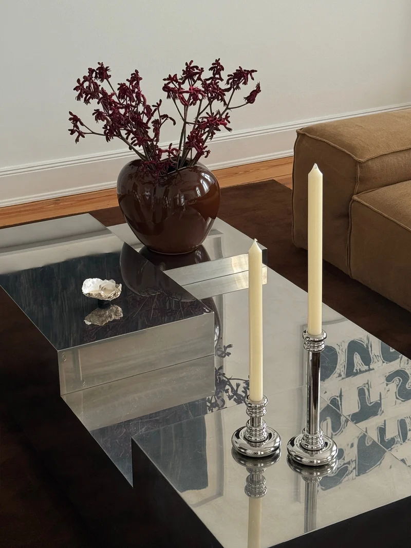 Poppy Vase, chocolate brown