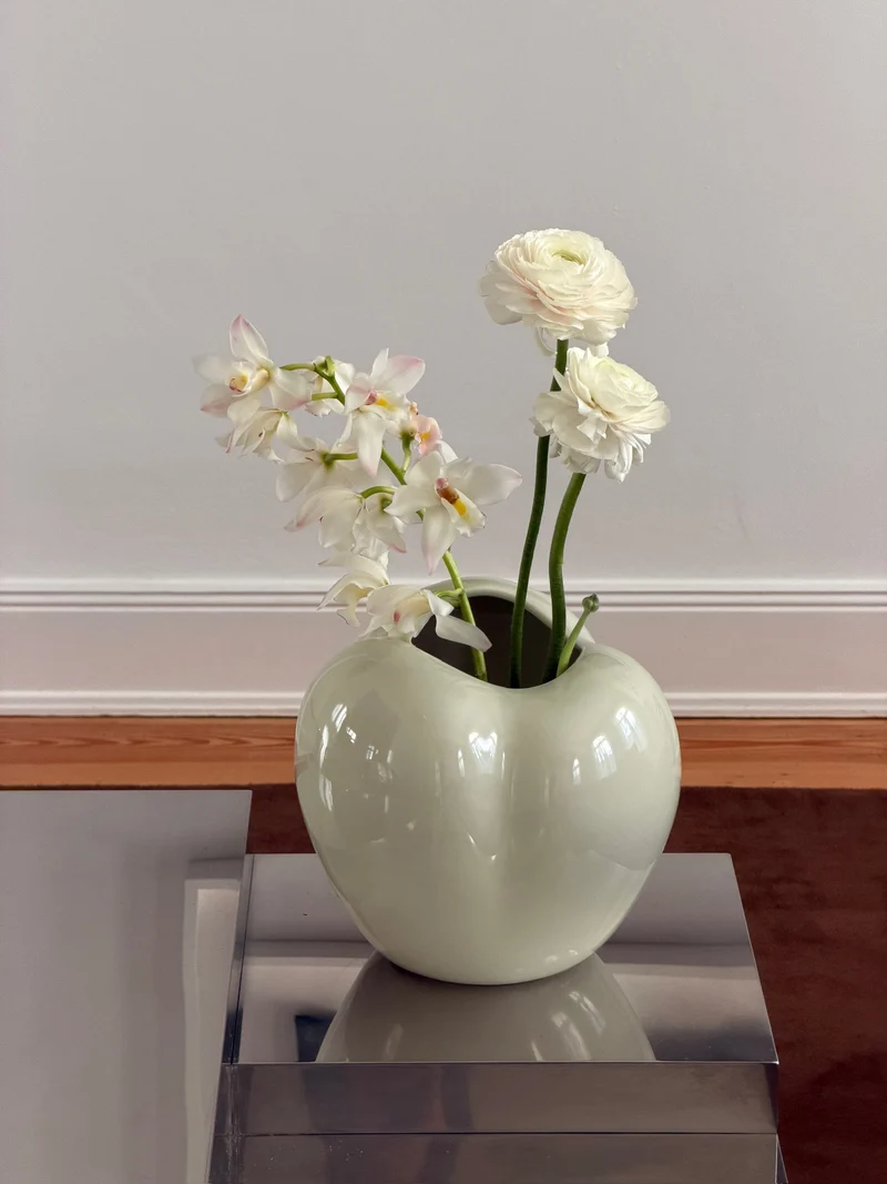 Poppy Vase, moon dust