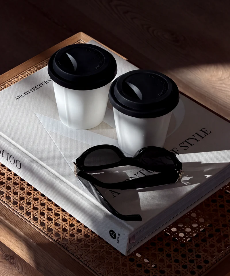 Keramik To-Go Becher mit schwarzem Silikon-Deckel | Brooklyn
