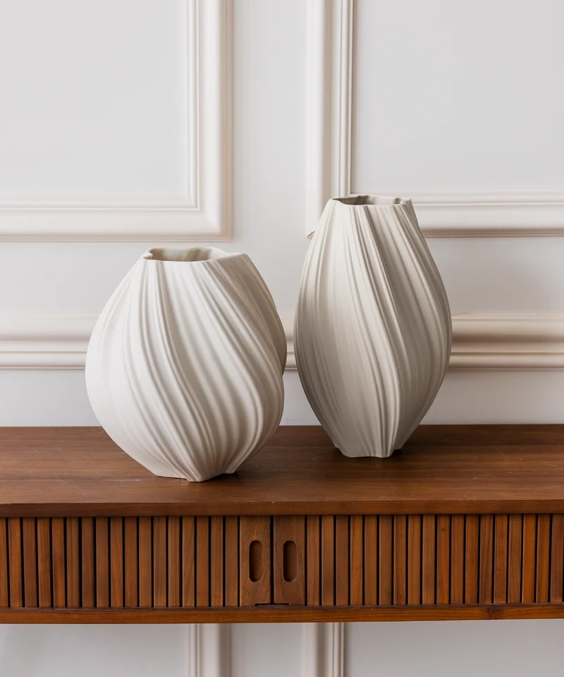 Längliche Keramik Vase Weiß | Flora