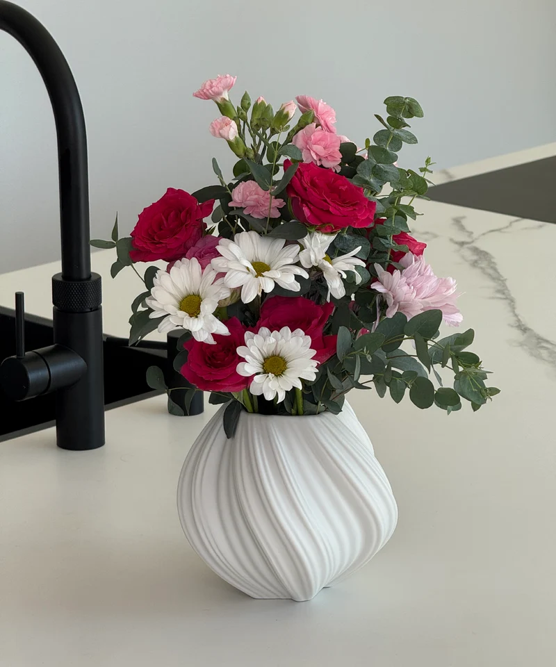Kleine Keramik Vase in Cremeweiß | Flora