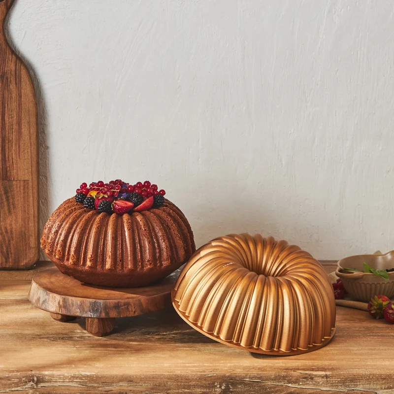 Karaca Cake Pro Geschnittene Goldguss-Kuchenform