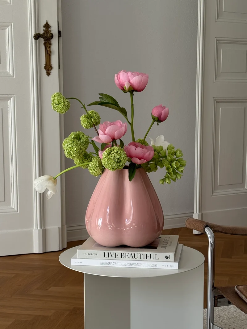 Dumpling Vase, milky pink
