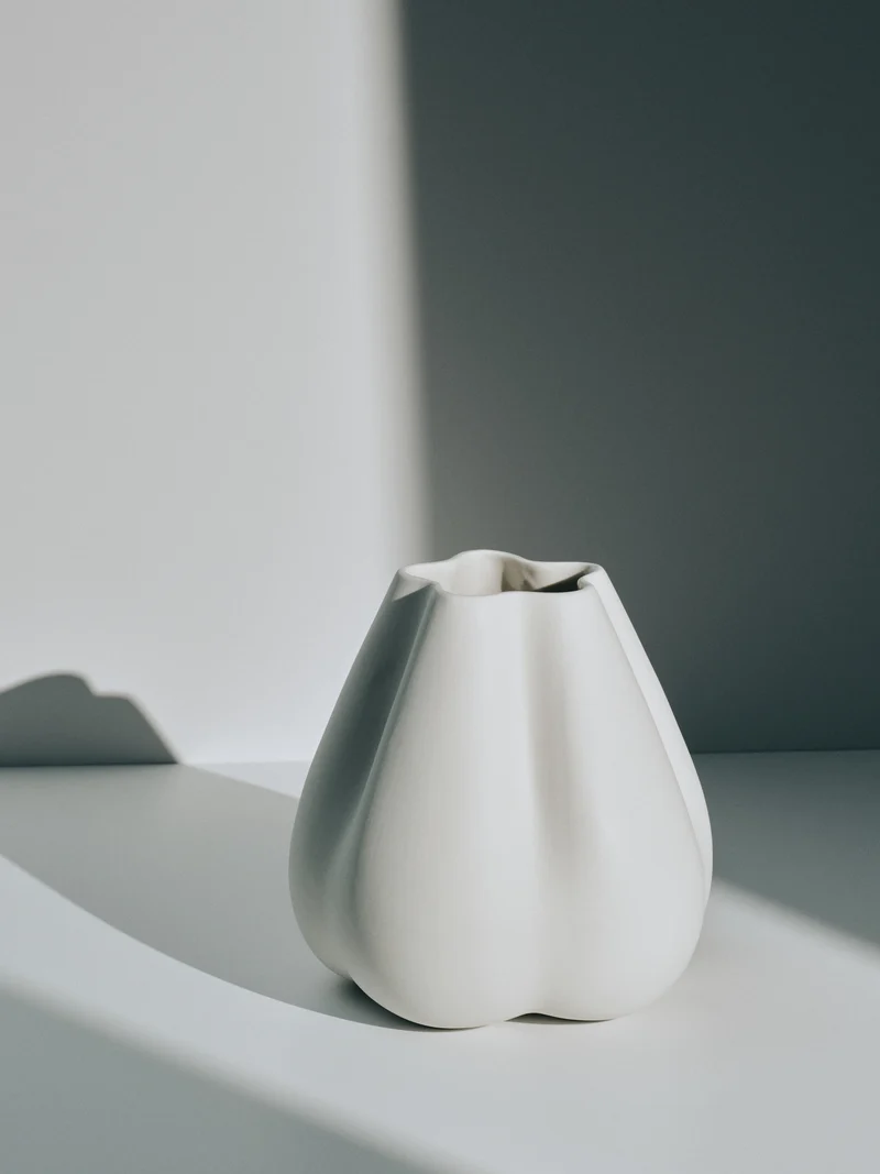 Dumpling Vase, white, matte finish