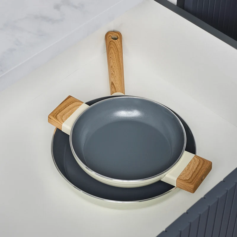 Karaca x Refika Swiss Crystal Creamy Wood Pfannen-Set