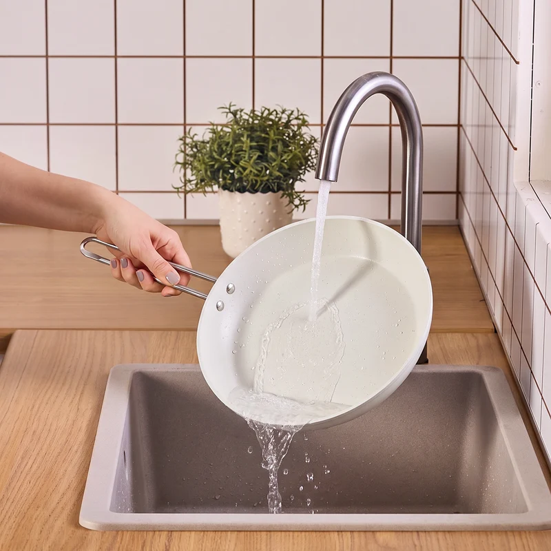 Karaca Granite Whitestone 7-teiliges Antihaft-Induktions-Kochgeschirr-Set, Weiß