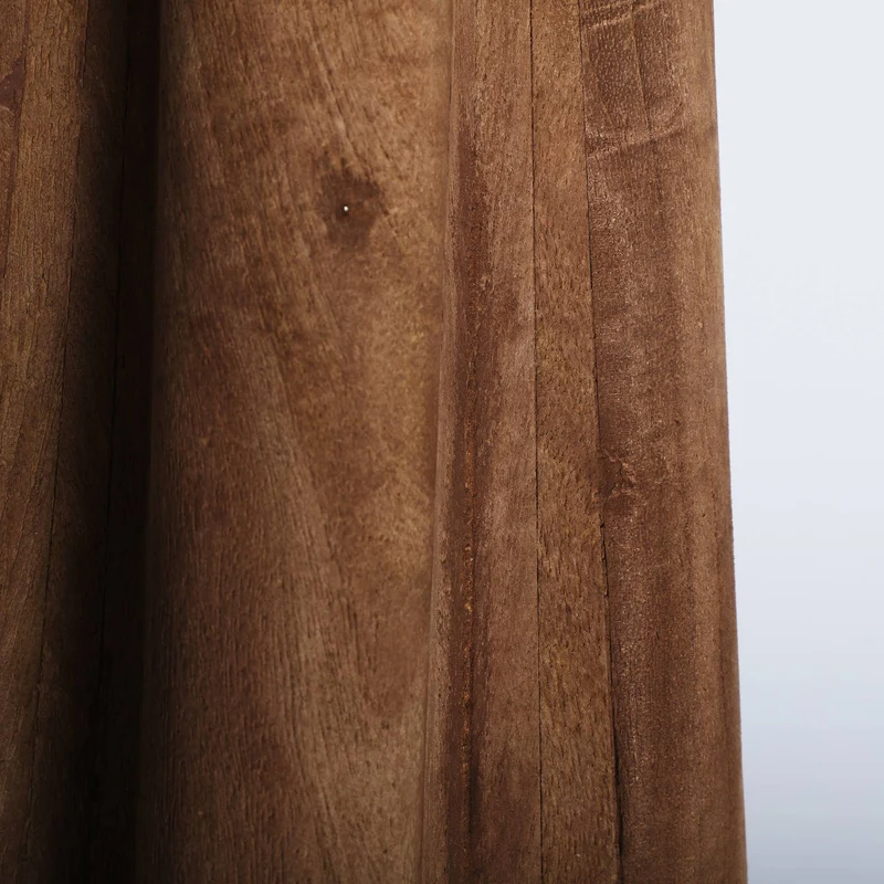 Lampe aus Mangoholz braun kombiniert mit cremefarbenem Jute Schirm
