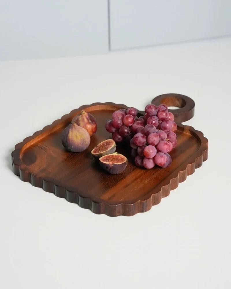 Akazienholz Servierplatte Flori mit Griff