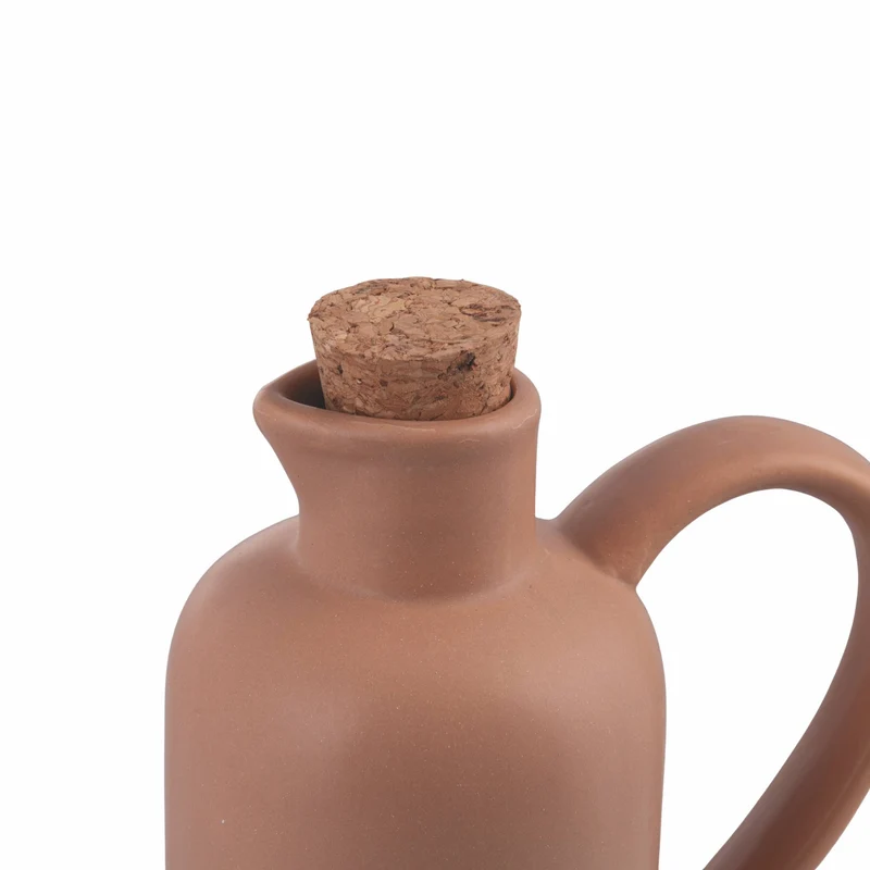 Ölkännchen taupe mit Korkverschluss, Fassungsvermögen 635 ml