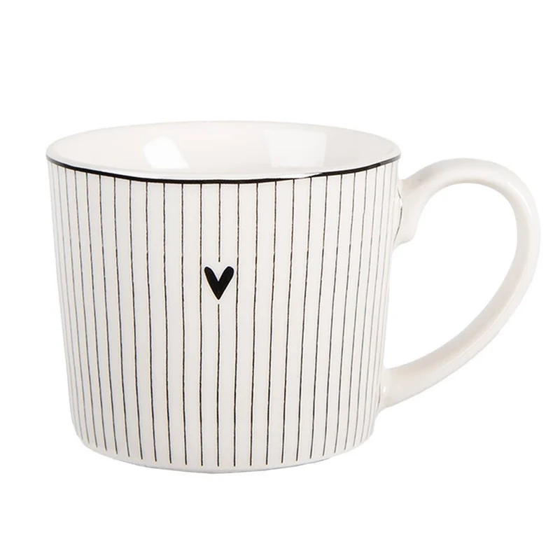 Becher 275 ml, weißes Porzellan, Herzmotiv Streifen
