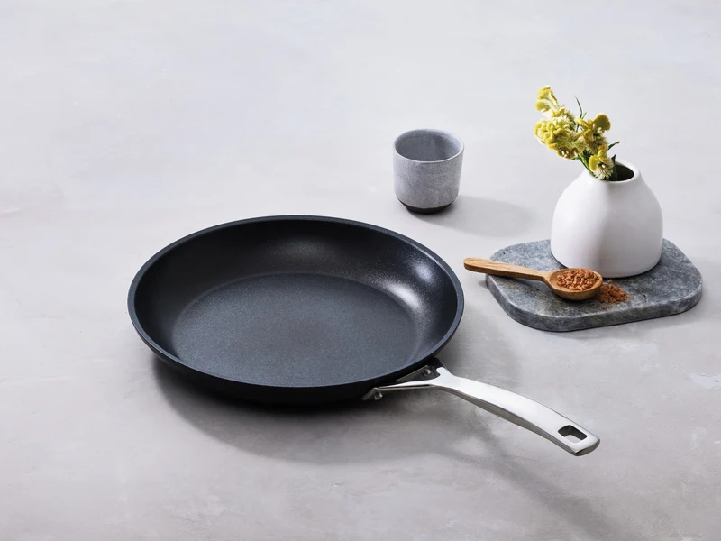 Le Creuset Aluminium-Antihaft Pfanne flach 28cm
