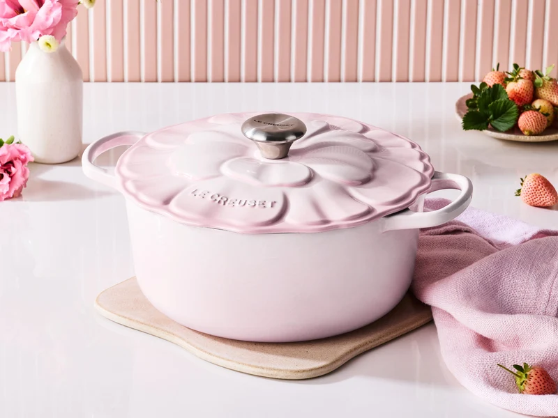 Le Creuset Bräter Blume Signature rund shell pink 26cm