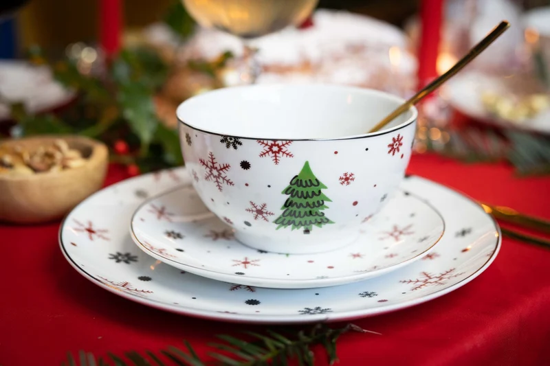 Cookinglife Weihnachtsgeschirrset Rot - Porzellan - 18-teilig / 6 Personen - 6 Speiseteller, 6 Frühstücksteller & 6 Schalen
