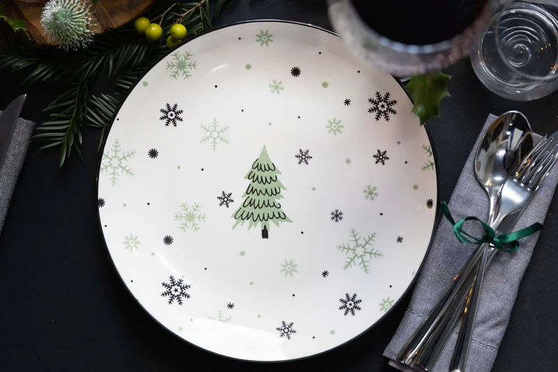 Cookinglife Weihnachtsgeschirrset Grün 18-teilig / 6 Personen - 6 Speiseteller , 6 Frühstücksteller & 6 Schalen