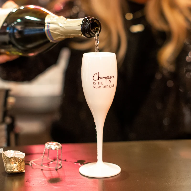 Glas mit Druck CHEERS No. 1 CHAMPAGNE THE NEW MEDICINE