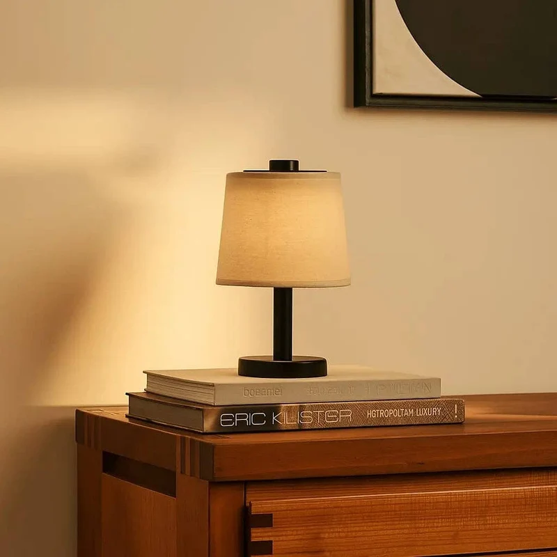 Schwarze Wiederaufladbare Holzlampe Rover | Kabellos, Dimmbare & Leinenmischung