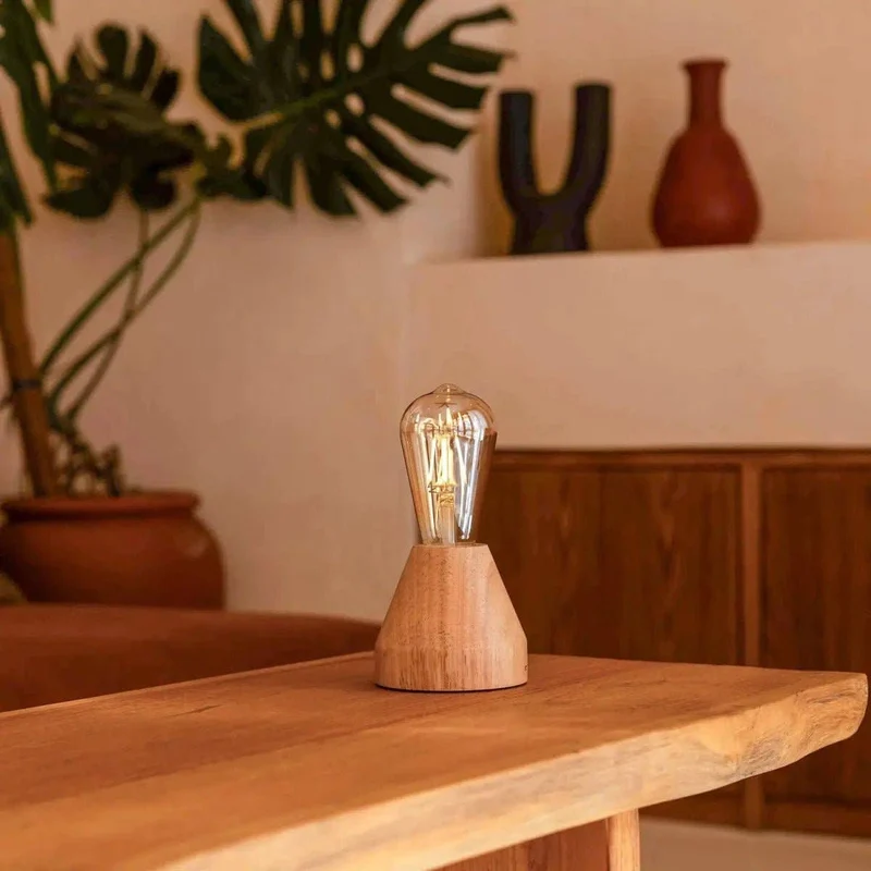 Hellbraune wiederaufladbare Tischlampe Zavi | LED, Kabellos & 80 Stunden Akkulaufzeit