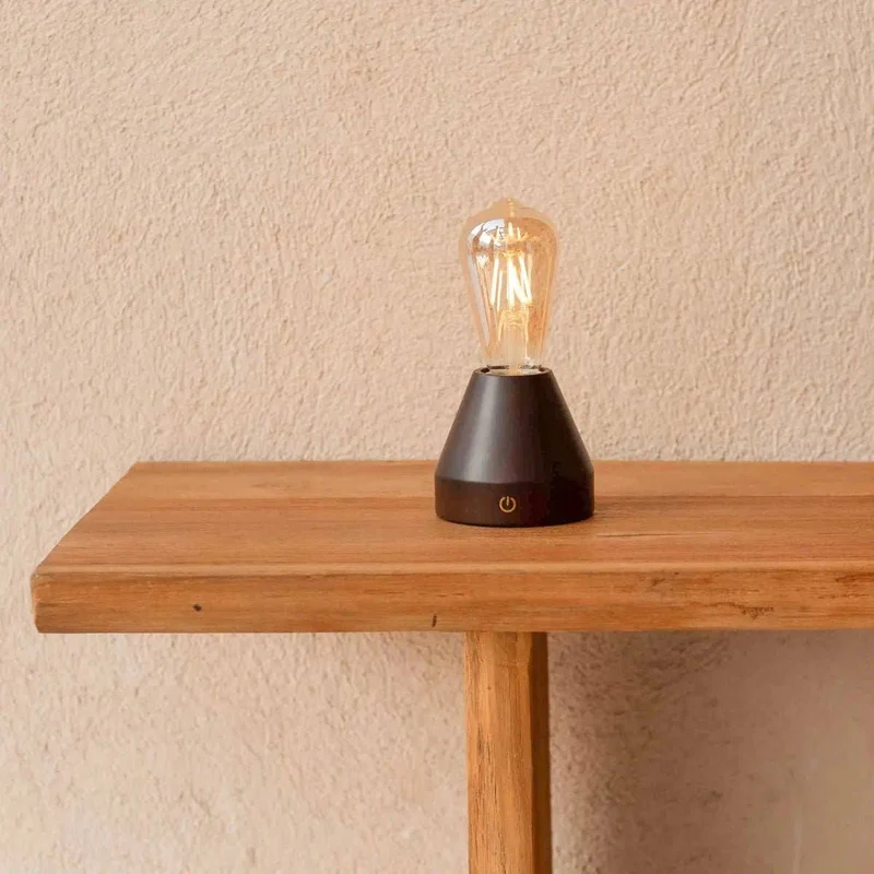 Dunkelbraune wiederaufladbare Tischlampe Zavi | LED, kabellos & 80 Stunden Akkulaufzeit