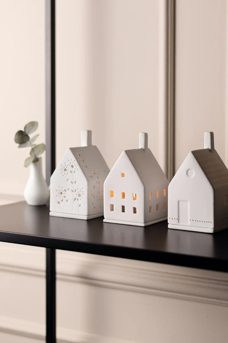 räder Mini Lichthaus Wohnhaus weiß 11cm